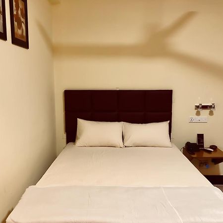 Q Palace Hotell Comilla Exteriör bild