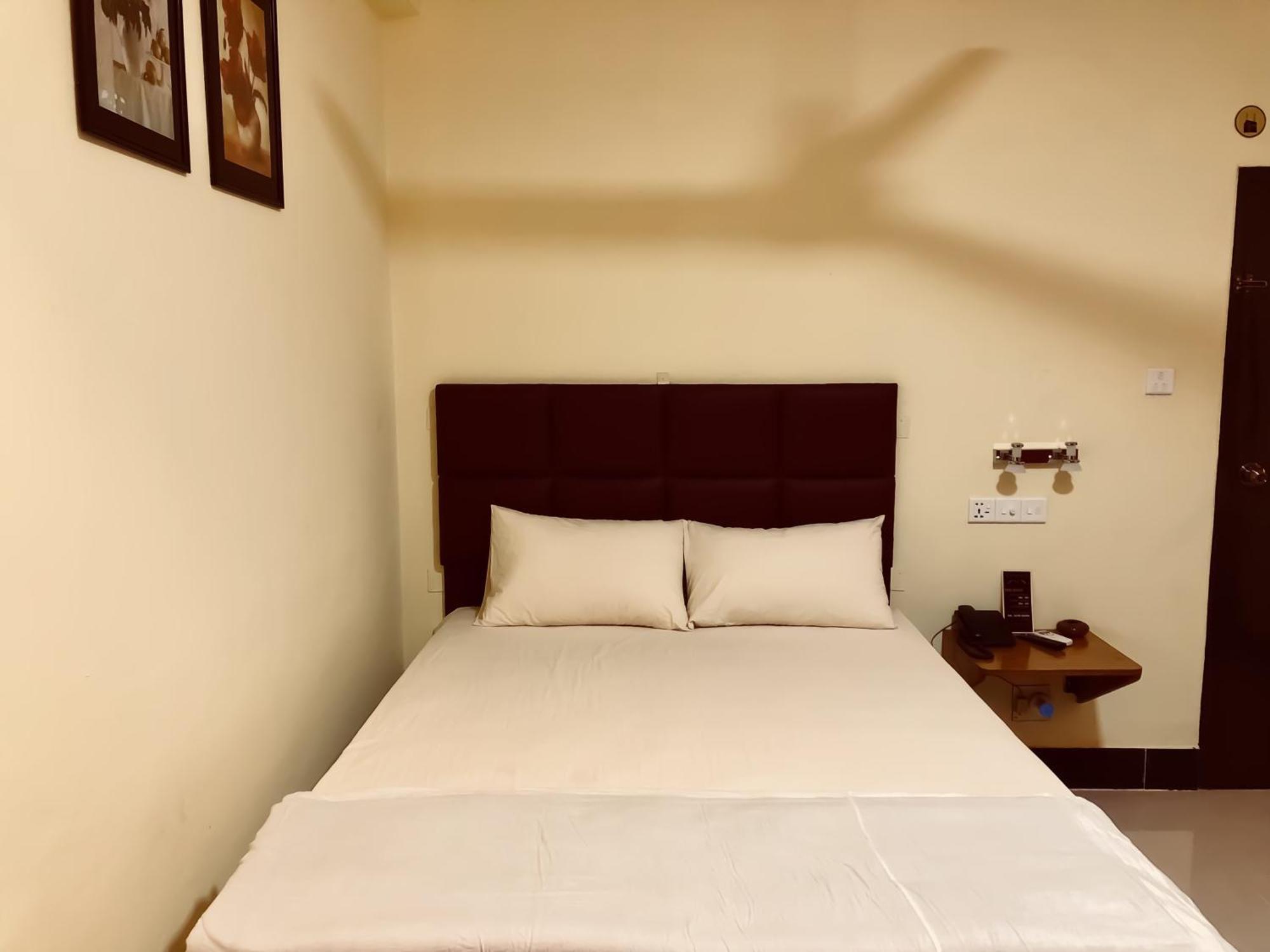 Q Palace Hotell Comilla Exteriör bild
